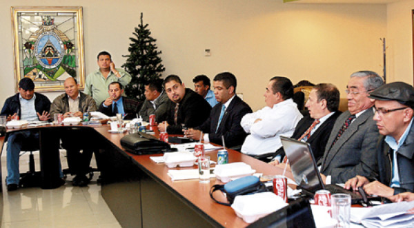 Comisiones buscan llegar a un consenso