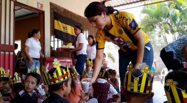 Erick Luna, un aurinegro que convirtió la pasión por Real España en solidaridad