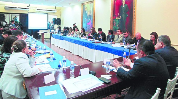 Finanzas descarta ampliaciones al presupuesto 2017