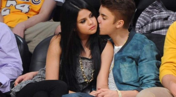 Selena Gomez se reúne con examante de Justin Bieber