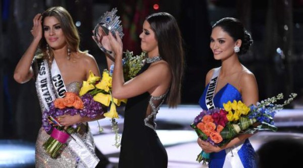 Steve Harvey llora y pide perdón a Miss Colombia