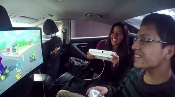 Taxis en Perú ofrecen servicio de videojuegos a pasajeros
