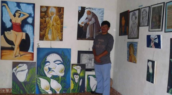 Maestros creativos del pincel que llenan de color a La Paz