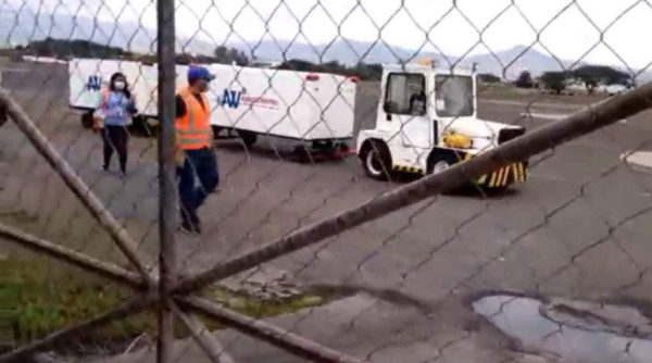 Así fue la llegada de vacunas AstraZeneca para los afiliados al IHSS