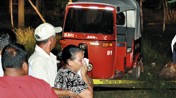 A bordo de mototaxi matan a pareja de esposo