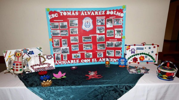 Ingenio y creatividad en la exposición de los proyectos ambientales escolares