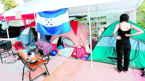 UNAH analiza cancelar un período por constantes tomas