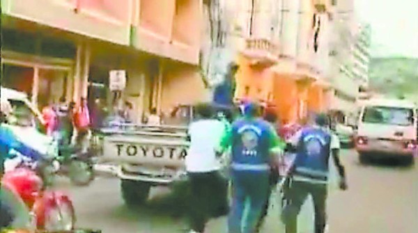 Tegucigalpa: Relajo y forcejeos por más decomisos