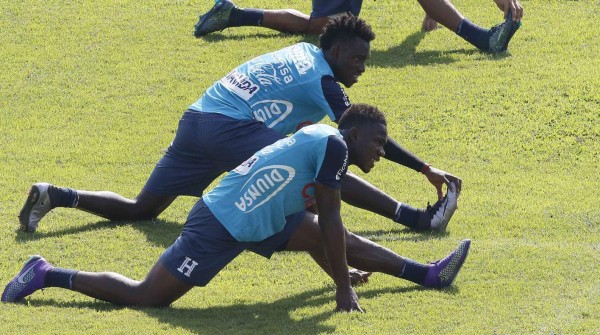 Jorge Luis Pinto alista variantes ante El Salvador