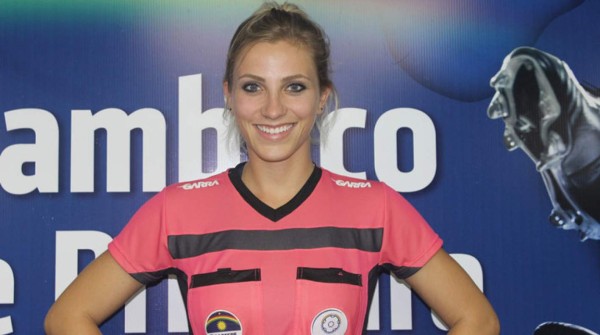FOTOS: Así es Fernanda Colombo, la bella árbitro brasileña que estará en el Mundial Rusia 2018