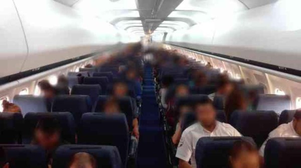 México retorna a 109 migrantes hondureños que viajaron en caravana