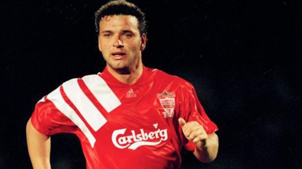 Exfutbolista británico declara haber sido víctima de entrenador pedófilo