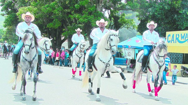 Honduras: Danlidenses despiden por todo lo alto la Fiesta del Maíz 2015