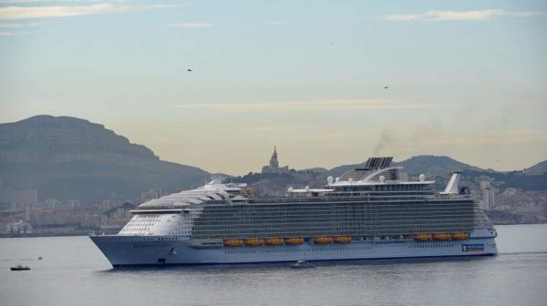 Un muerto y cuatro heridos en accidente en el barco más grande del mundo