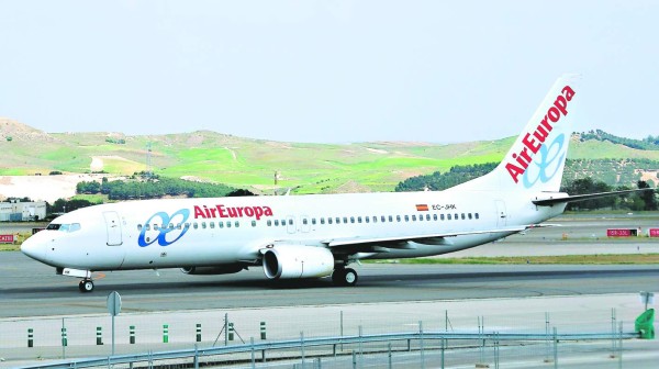 Vuelo directo a España reduce costos a pasajeros hondureños