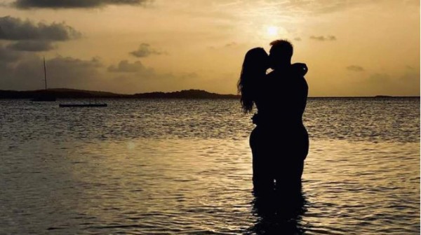 Sol, playa, trajes de baño y mucho amor: Las envidiables vacaciones de Leo Messi y Antonela Roccuzzo