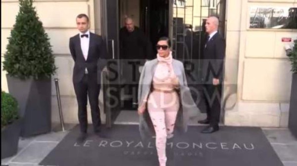 Kim Kardashian olvidó a su bebé en un hotel
