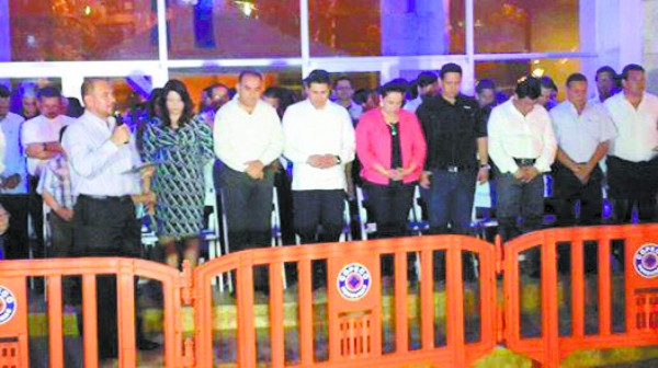 JOH asiste a noche cultural en El Progreso