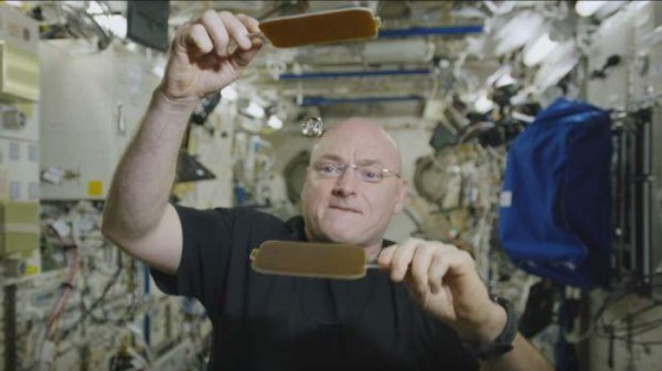 Practica ping-pong en el espacio