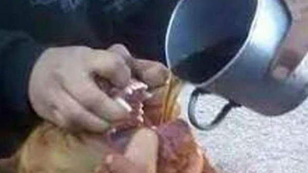 Detienen a tres personas por alcoholizar y abusar de un perro y subir las fotos a Facebook