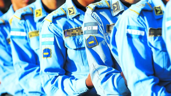 Más del 40 por ciento de policías evaluados han sido depurados en Honduras