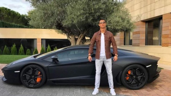 FOTOS: Esto cuesta cada uno de los lujosos carros que presume Cristiano Ronaldo