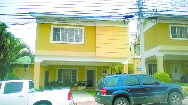 Modelo hondureña se quedó con 9.2 millones del desfalco al IHSS