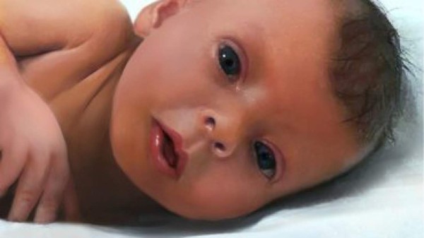 La conmovedora ayuda de las redes sociales a un padre que lloraba la muerte de su bebé