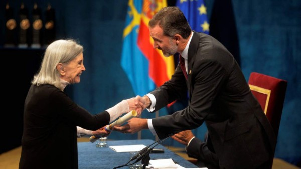 Nuria Espert, una relación de pasión y entrega con el teatro