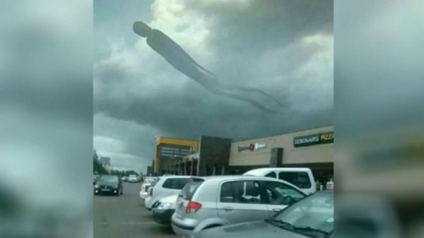 Tenebrosa nube humanoide causa terror en Zambia