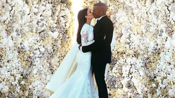 El beso entre Kim Kardashian y Kanye West, récord en Instagram