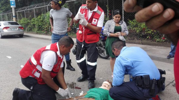 Roba computadora y tablet, corre y lo atropella un carro en Tegucigalpa