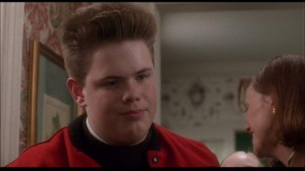 Así luce el insoportable, Buzz McCallister, hermano de 'Mi pobre angelito'