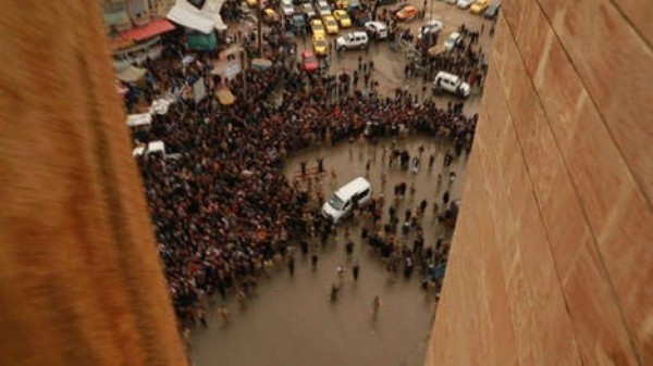 El Estado Islámico arroja a homosexuales desde un edificio