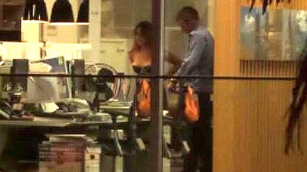 Los 'cachan' en la oficina