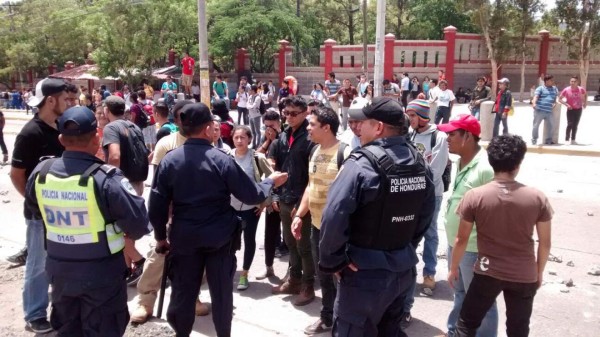 Estudiantes de la UNAH protestan en Tegucigalpa