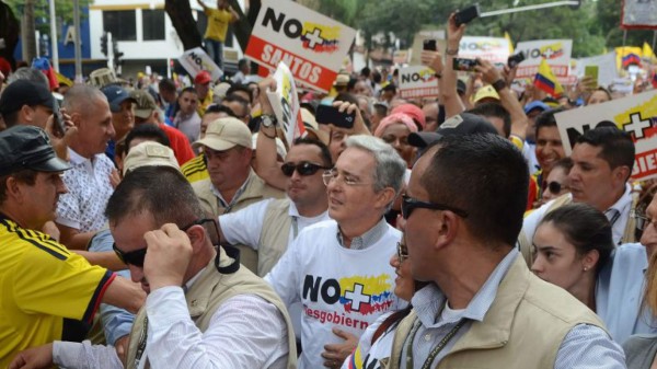 &nbsp;Efectúan protestas contra el gobierno de Santos en Bogotá y Medellín
