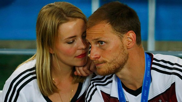 Las bellas novias de los campeones del mundo