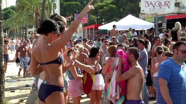 Droga caníbal y sexo exprés en una isla española