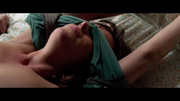 Violó y golpeó a una compañera por imitar a 50 Sombras de Grey
