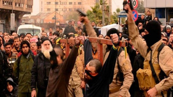 El Estado Islámico arroja a homosexuales desde un edificio