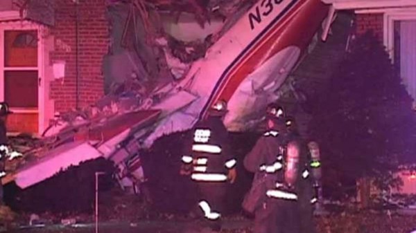 EEUU: Avioneta se estrella contra casa en Chicago