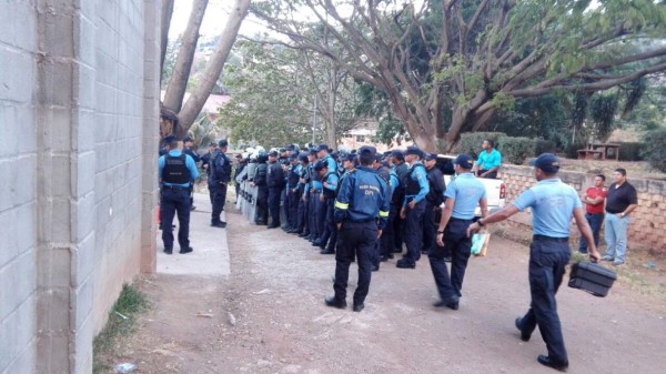 Trasladan a 10 menores infractores del escuadrón Cobra al centro Renaciendo