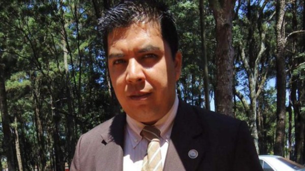 El diputado que dice hablar inglés y no sabe contar hasta diez