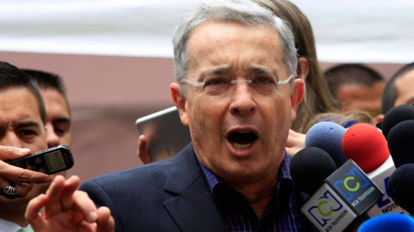 Expresidente Uribe señala 'persecución' a su hermano, 'preso político' en Colombia&nbsp;&nbsp;