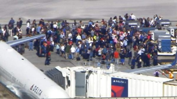 Cinco muertos y ocho heridos en tiroteo en aeropuerto en Florida