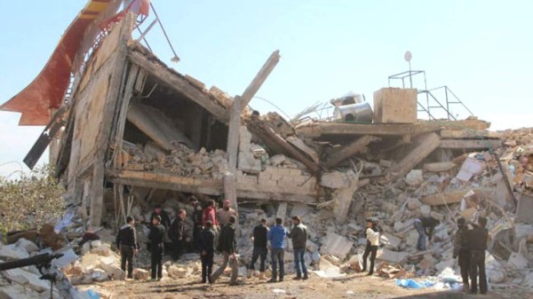 50 muertos por ataques con misiles en hospitales y escuelas en norte de Siria