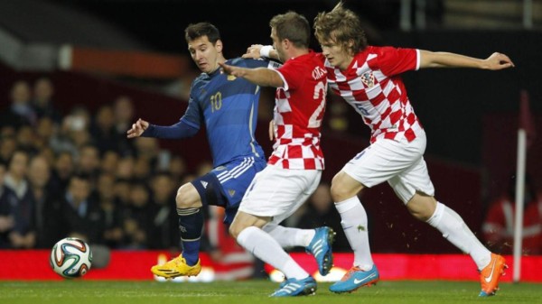 Argentina vence a Croacia en el regreso de Carlos Tevez