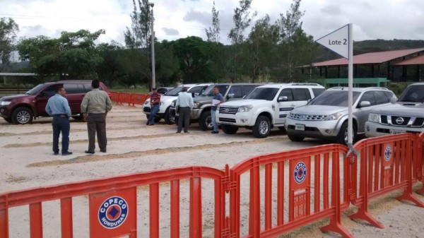 Inicia avalúo de carros de lujo a subasta