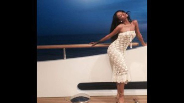 Las fotos hot de Rihanna para sus fans en Twitter